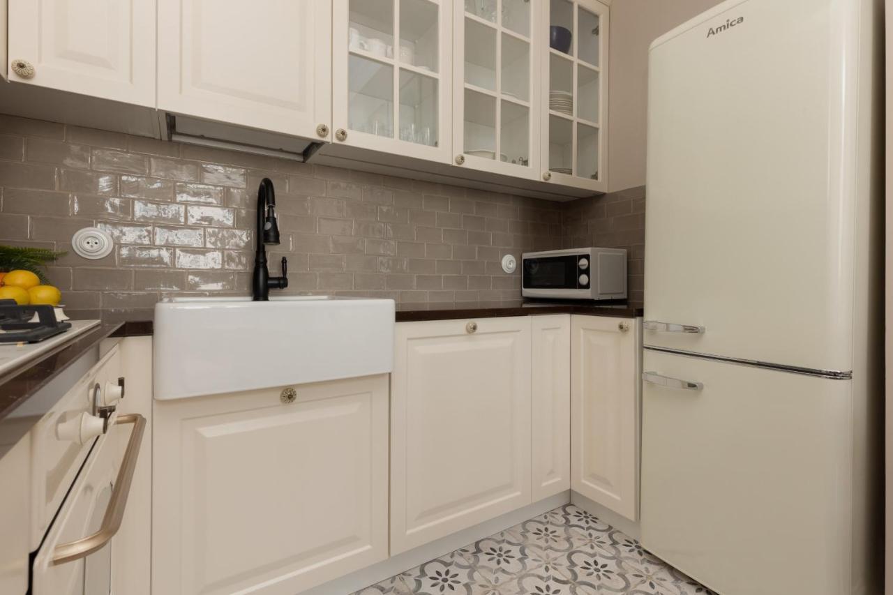 Metro Rondo Onz Apartment By Noclegi Renters Varşova Dış mekan fotoğraf