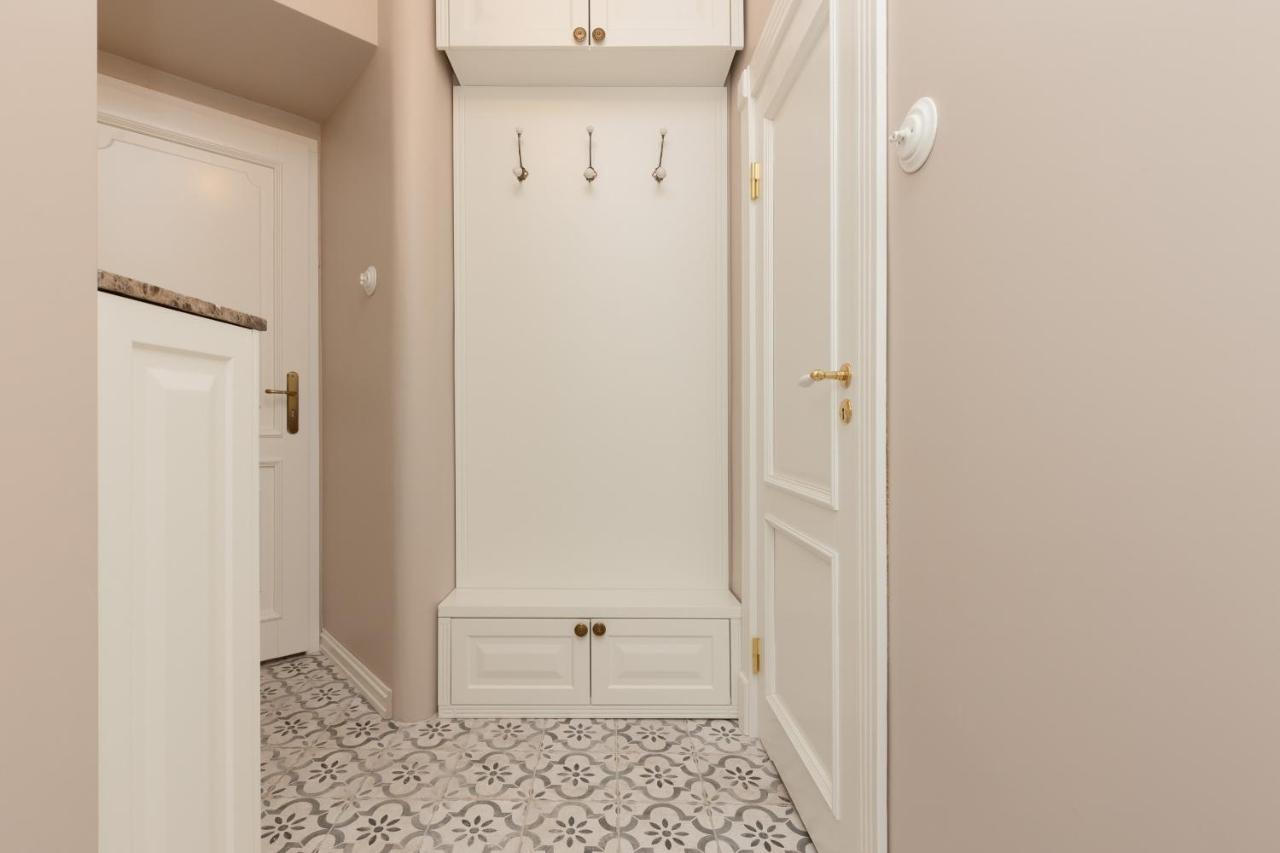 Metro Rondo Onz Apartment By Noclegi Renters Varşova Dış mekan fotoğraf